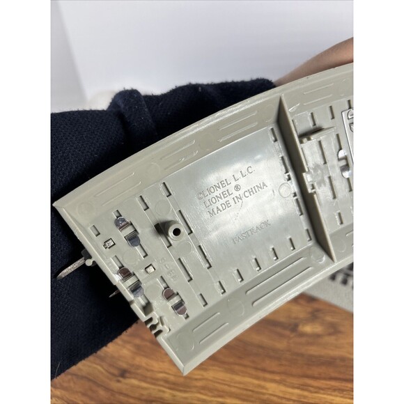 LIONEL 6-12015 O36 Curved FASTRACK Fast Track Full Circle "O" Gauge 8 Sections - Picture 6 of 6